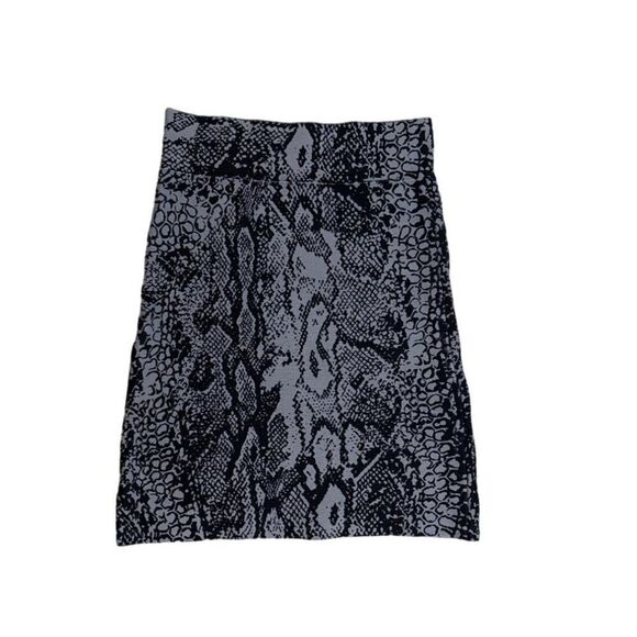 BCBG MaxAZRIA  Bandage Skirt size Medium - Picture 2 of 4